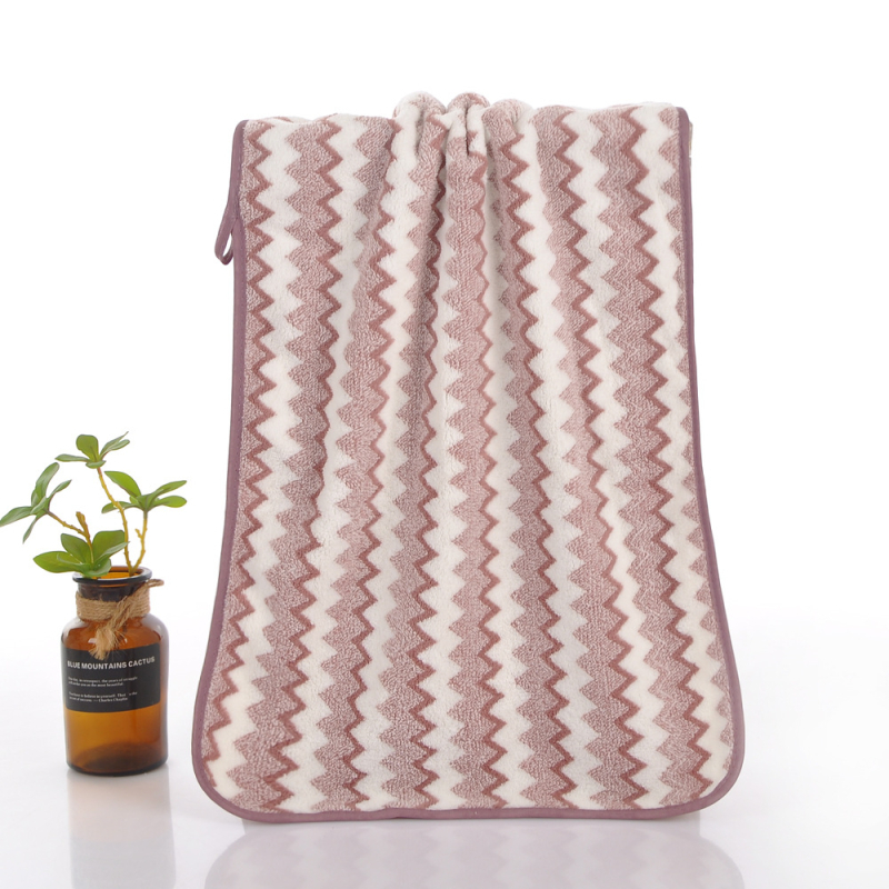 Kupaonski ručnik od koralnog flisa sa rubnim koralnim velurom, visoko gusto warp-knit tkanina, 150d vlakno, težina 100–120 g