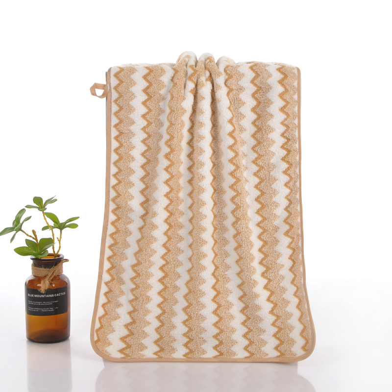 Kupaonski ručnik od koralnog flisa sa rubnim koralnim velurom, visoko gusto warp-knit tkanina, 150d vlakno, težina 100–120 g