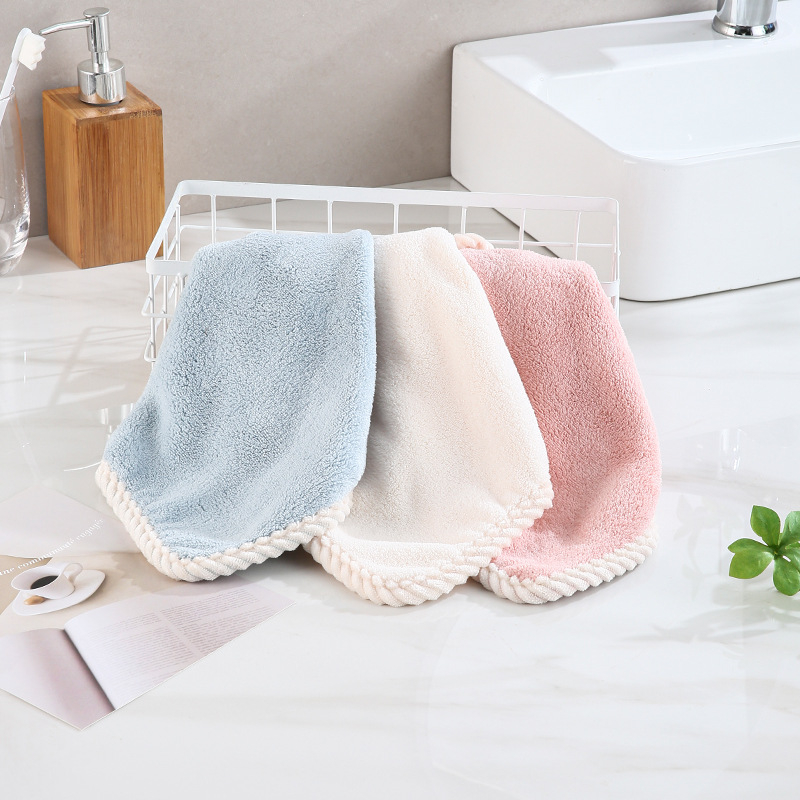 Vješeni ručnik za ruke od koralnog flisa — mekan, debeli i upija, za kuhinju i kupaonicu; težina 50-80 g; šav rubova; pređa 32; Marka XZN HOME/Xin Zhi Nuo