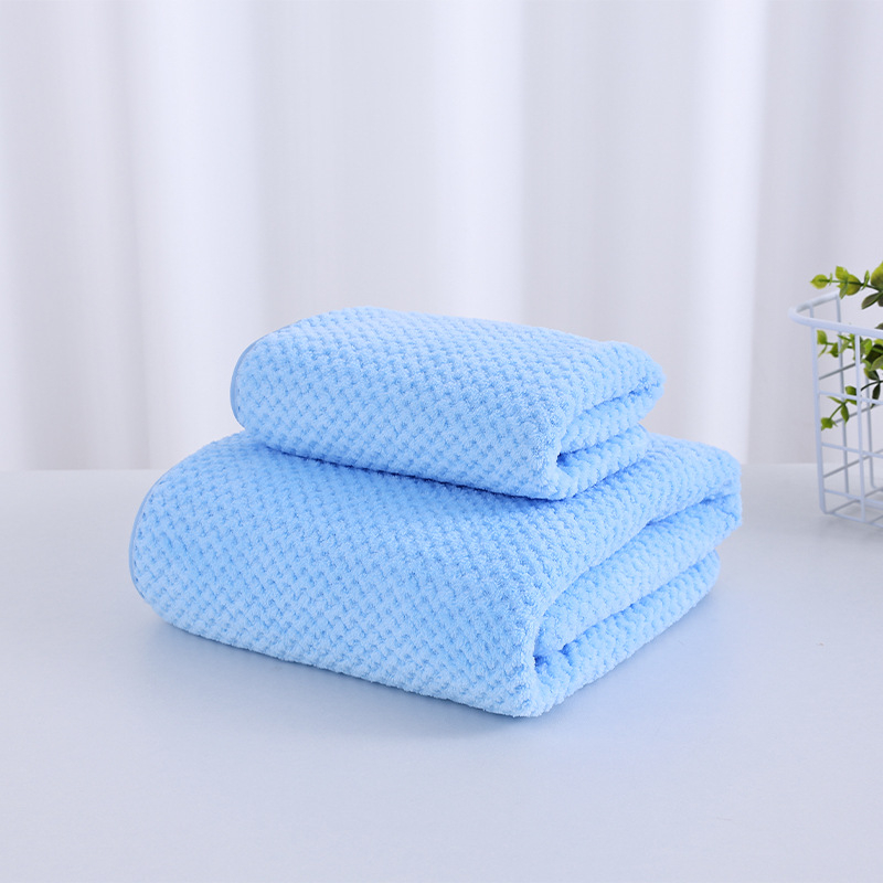 Set ručnika za kupanje od Coral fleecea, GSM 120–140, 16 vlakana pređe, prosta tkanina