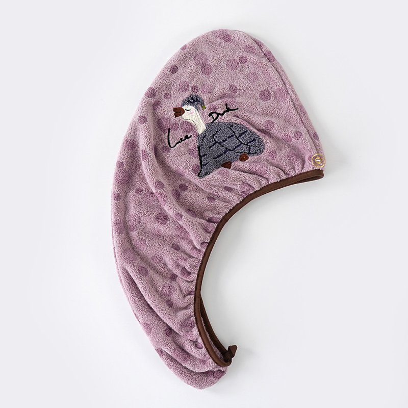 Кап за сушене на коса от коралов флис с бродиран карикатурен дизайн на мечка, 150d прежда, 80-99 г