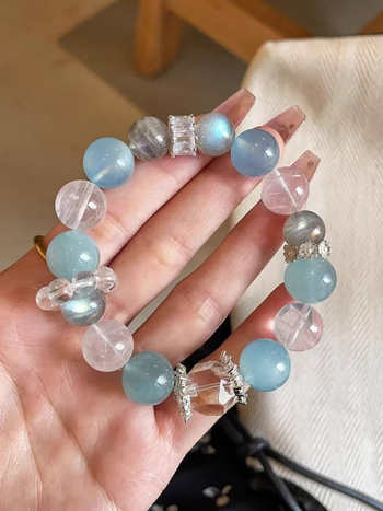 Гривна от естествен аквамаринов кристал с ястребово око и лунен камък за жени — електроплатирана, оригинален дизайн, пролет 2025