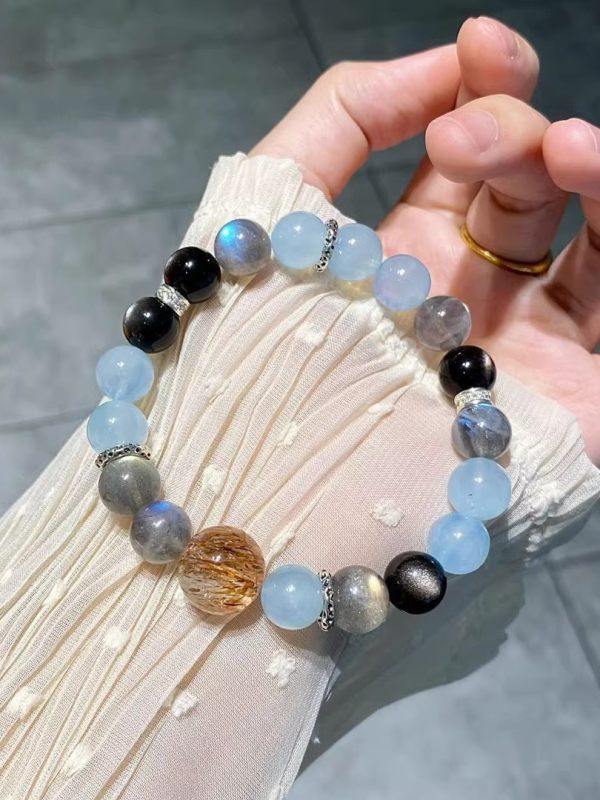 Гривна от естествен аквамаринов кристал с ястребово око и лунен камък за жени — електроплатирана, оригинален дизайн, пролет 2025