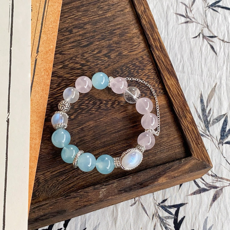 Гривна от естествен аквамаринов кристал с ястребово око и лунен камък за жени — електроплатирана, оригинален дизайн, пролет 2025