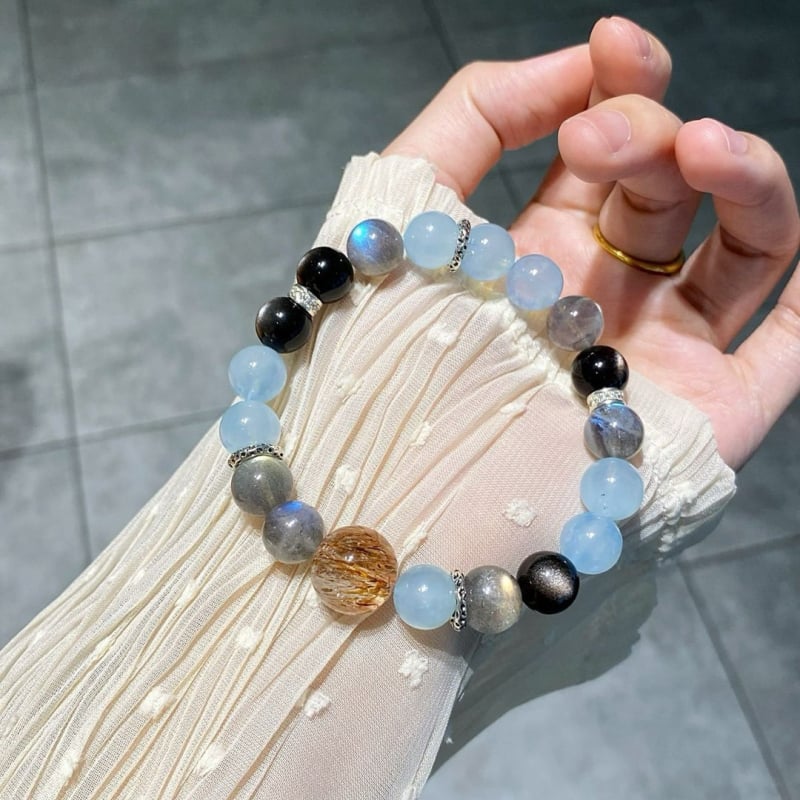 Гривна от естествен аквамаринов кристал с ястребово око и лунен камък за жени — електроплатирана, оригинален дизайн, пролет 2025