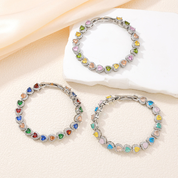 Brățară cu zirconiu și trifoi cu patru foi, alamă, placare cu aur 14K, motiv geometric.