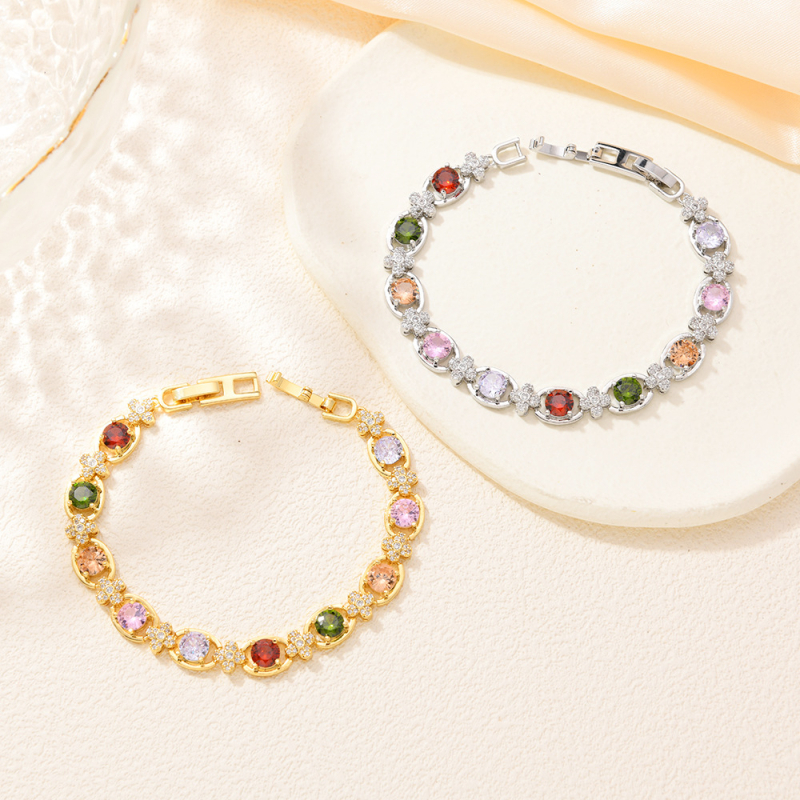 Brățară cu zirconiu și trifoi cu patru foi, alamă, placare cu aur 14K, motiv geometric.