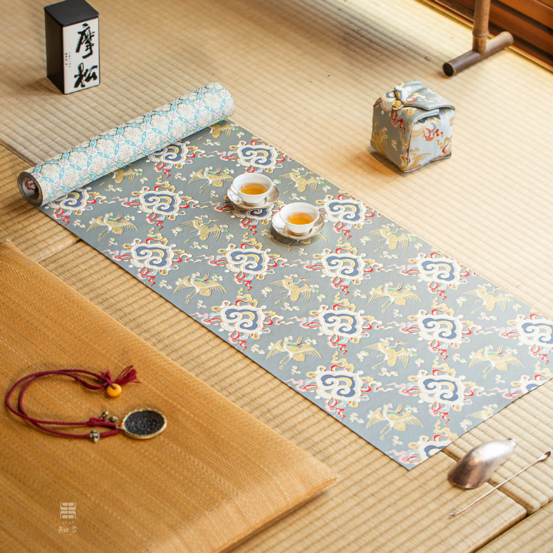 Комплект за чайна маса с модел Рюйи облачен щъркел, брокатен плат, нов китайски стил