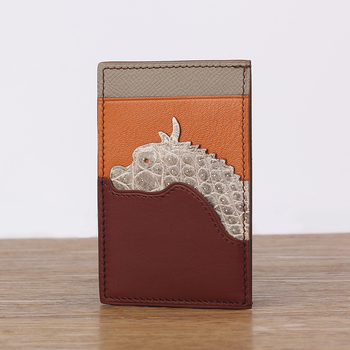 Kaardikott ehtsast nahast, loomamustriga, käsitsi õmmeldud, lambanahaga vooder, kaartide hoiustamiseks