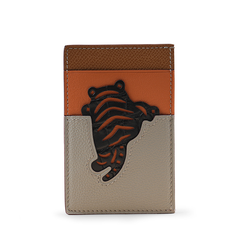 Kaardikott ehtsast nahast, loomamustriga, käsitsi õmmeldud, lambanahaga vooder, kaartide hoiustamiseks