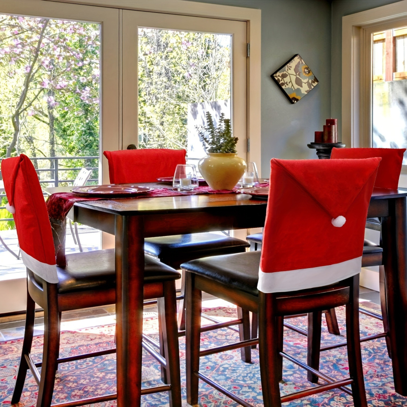 Krēsla pārvalki no neausta materiāla ar Ziemassvētku cepurēm, moderns minimalistisks stils, Jiaqi zīmols, Ziemassvētku dekoram restorānos un viesnīcās