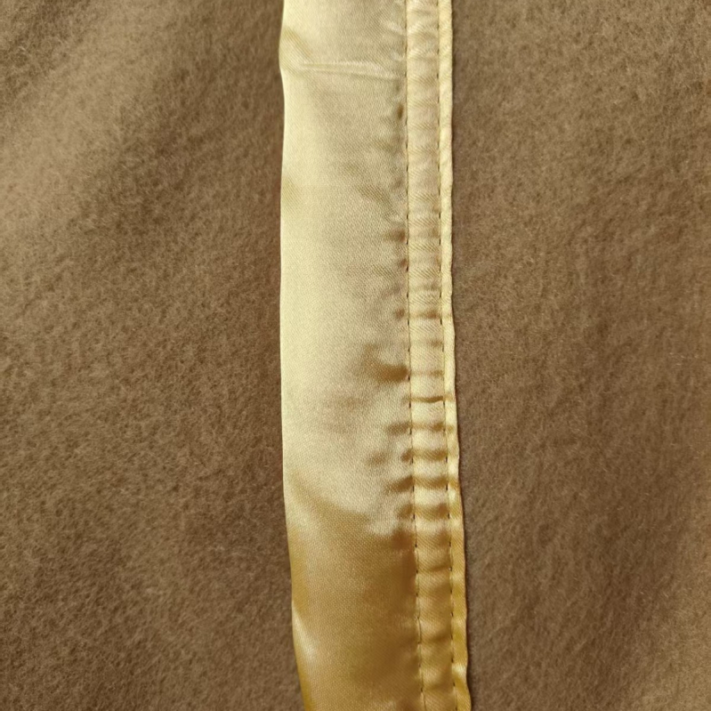 Προσαρμοζόμενη διπλής όψεως φλίς κουβέρτα για ξενοδοχεία και πλοία, μονόχρωμο σχέδιο, 520 g, 100% πολυεστέρας, άνοιξη–φθινόπωρο, δυνατότητα λογότυπου