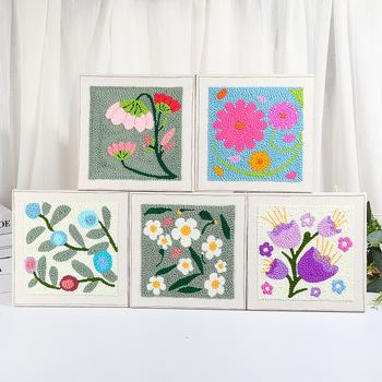 DIY комплект за punch needle бродерия с флорална композиция, ленено платно и дървена рамка