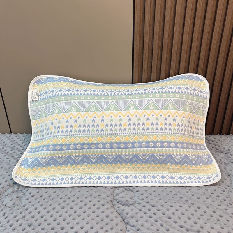 Pamut párnahuzat csíkos mintával, testreszabható feldolgozás, modern és letisztult stílus