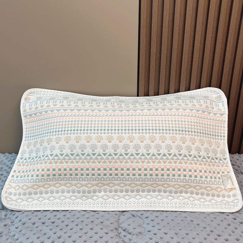 Pamut párnahuzat csíkos mintával, testreszabható feldolgozás, modern és letisztult stílus