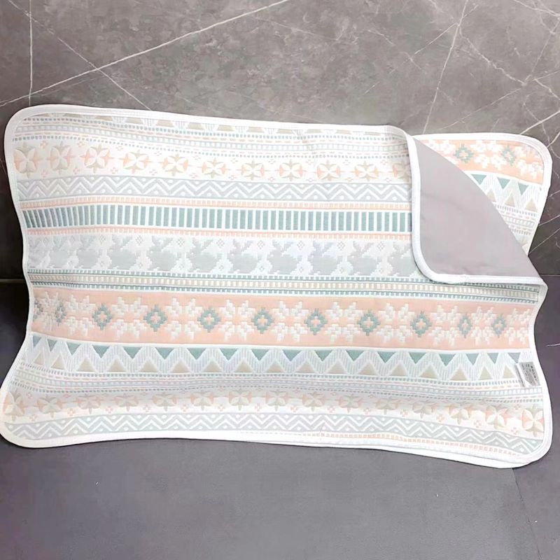 Pamut párnahuzat csíkos mintával, testreszabható feldolgozás, modern és letisztult stílus