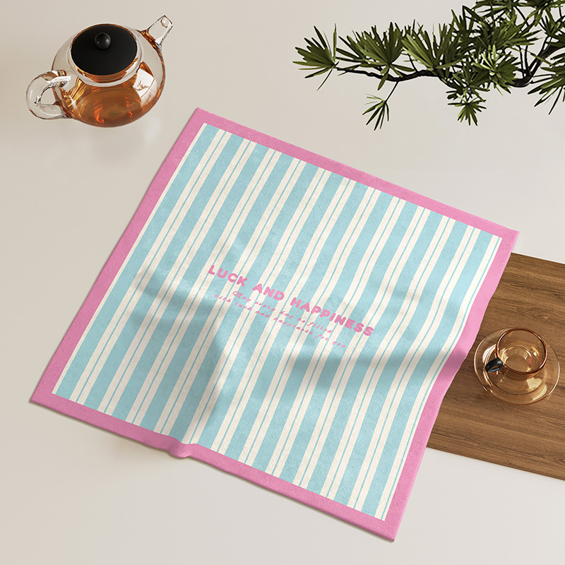 Poliesterinis uždangalas arbatos padėklui – dulkių apsauga ir veidrodžio uždangalas; tinka svetainei, miegamajam ir restoranui