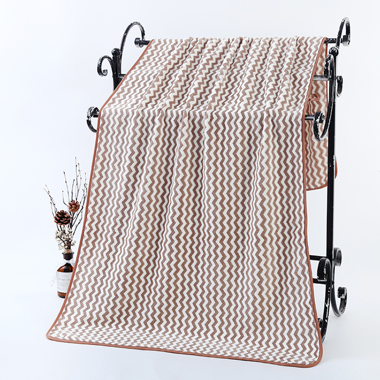 Prosop de baie din catifea coral warp knitted cu model apa, 150D, 200-300 g, 90% component principal, margine cusuta