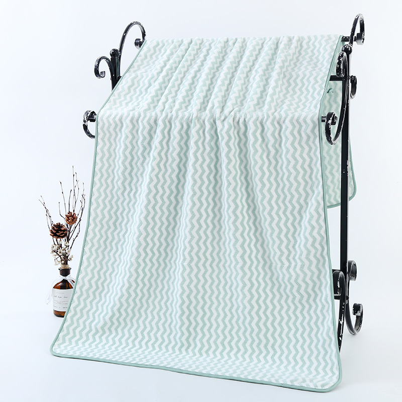 Prosop de baie din catifea coral warp knitted cu model apa, 150D, 200-300 g, 90% component principal, margine cusuta