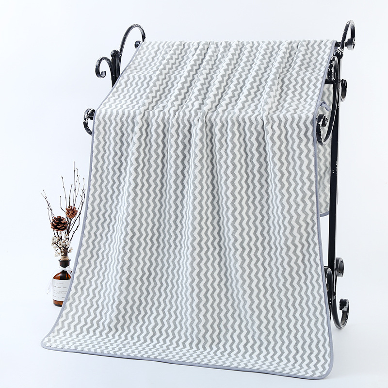 Prosop de baie din catifea coral warp knitted cu model apa, 150D, 200-300 g, 90% component principal, margine cusuta