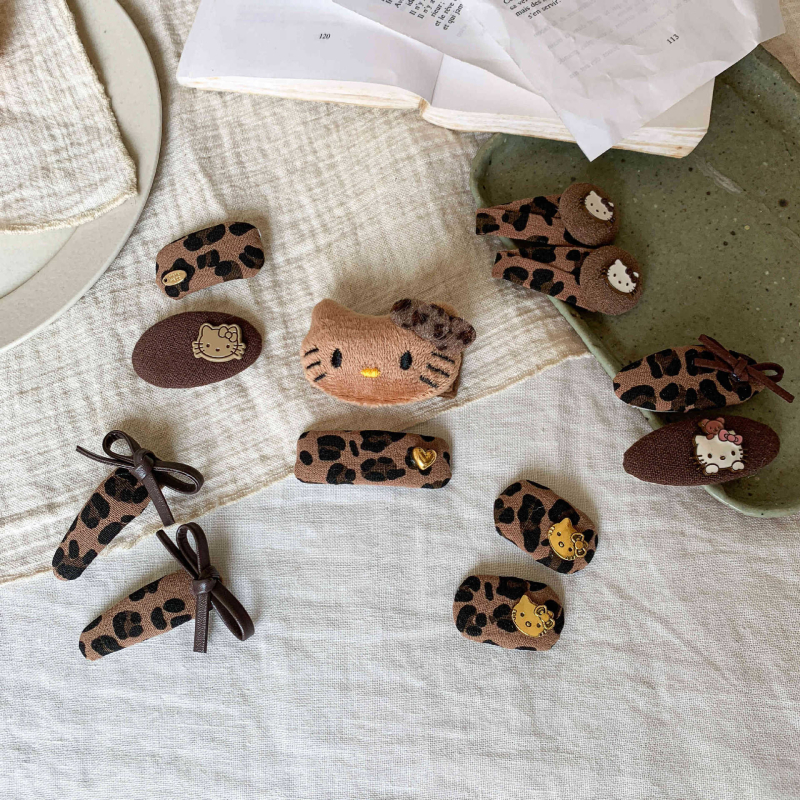 Клипси за коса за момичета, леопардов принт, сладък карикатурен дизайн, тъканина, есен 2025, деца
