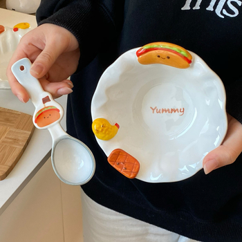 Керамична плоска чиния с подглазурен рисунък, нестандартна форма и мультяшен дизайн