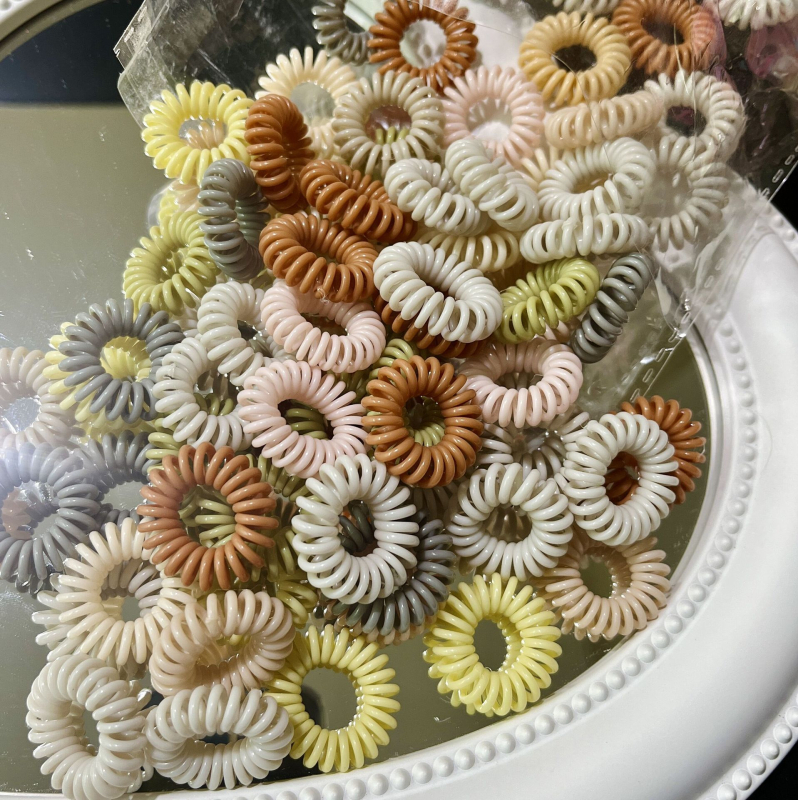 Δαχτυλίδι μαλλιών σε γραμμή τηλεφώνου, πλαστικό/ρητίνη, χειροποίητο, Zhang Guan Li Dai, άνοιξη 2024, στυλ φρέσκο και άνετο