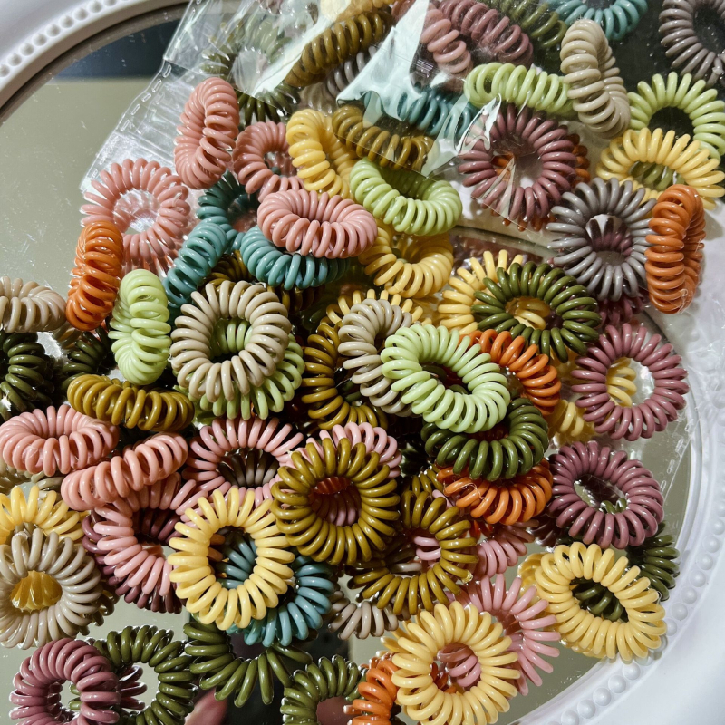 Δαχτυλίδι μαλλιών σε γραμμή τηλεφώνου, πλαστικό/ρητίνη, χειροποίητο, Zhang Guan Li Dai, άνοιξη 2024, στυλ φρέσκο και άνετο