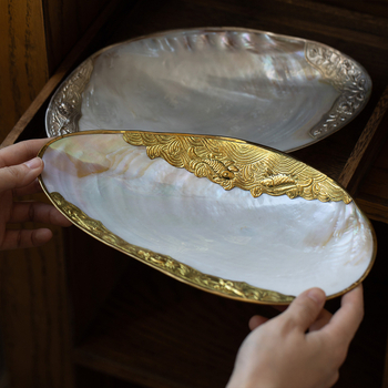 Дълбок поднос за съхранение на бижута и козметика, костен порцелан, неравна форма, повърхност от едно парче, модерен минимализъм