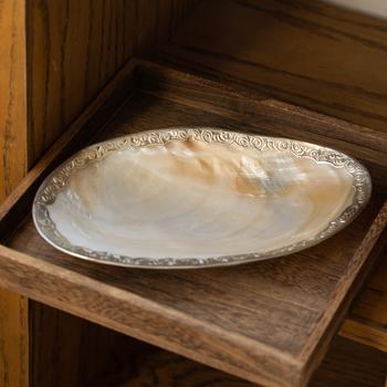 Дълбок поднос за съхранение на бижута и козметика, костен порцелан, неравна форма, повърхност от едно парче, модерен минимализъм