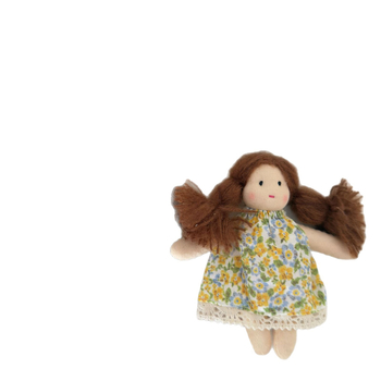 Ключодържател: висулка с кукла в корейски стил с флорална рокля и плитки, плат, лято 2025