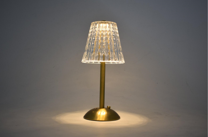 Metāla galda lampa ar bāra ornamentu, uzlādējama nakts gaisma un ambiālais studiju apgaismojums, CE sertifikāts, Yongling Lighting, ≤36V