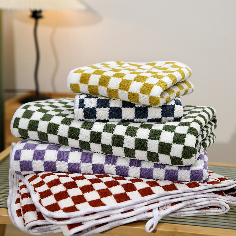 Prosop de baie pentru femei — Coral Fleece absorbent, 150D, țesătură simplă, 80–100 g, fără scame