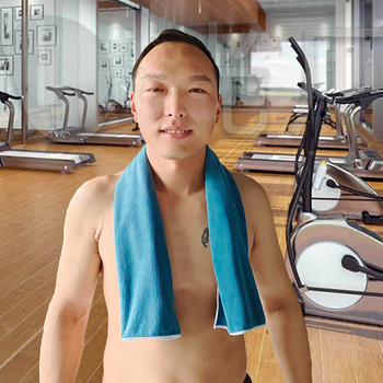 Αθλητική πετσέτα, υπερλεπτή ίνα, πλάκα ύφανση (plain weave), 420 g, απορροφητικότητα 26–30 s, εκτύπωση λογότυπου, προσαρμογή