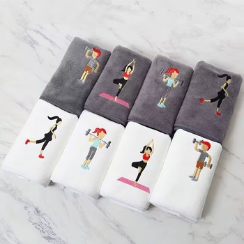 Αθλητική πετσέτα από μικροΐνες, γρήγορο στέγνωμα, 110 g, επίπεδης ύφανσης, προσαρμοσμένη με εκτυπωμένο λογότυπο