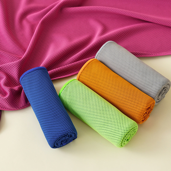 Sportski ručnik – poliester; hlađenje, brzo sušenje, upijanje znoja; apsorpcija vode 0–5 s; težina 48 g; moguće prilagoditi logom