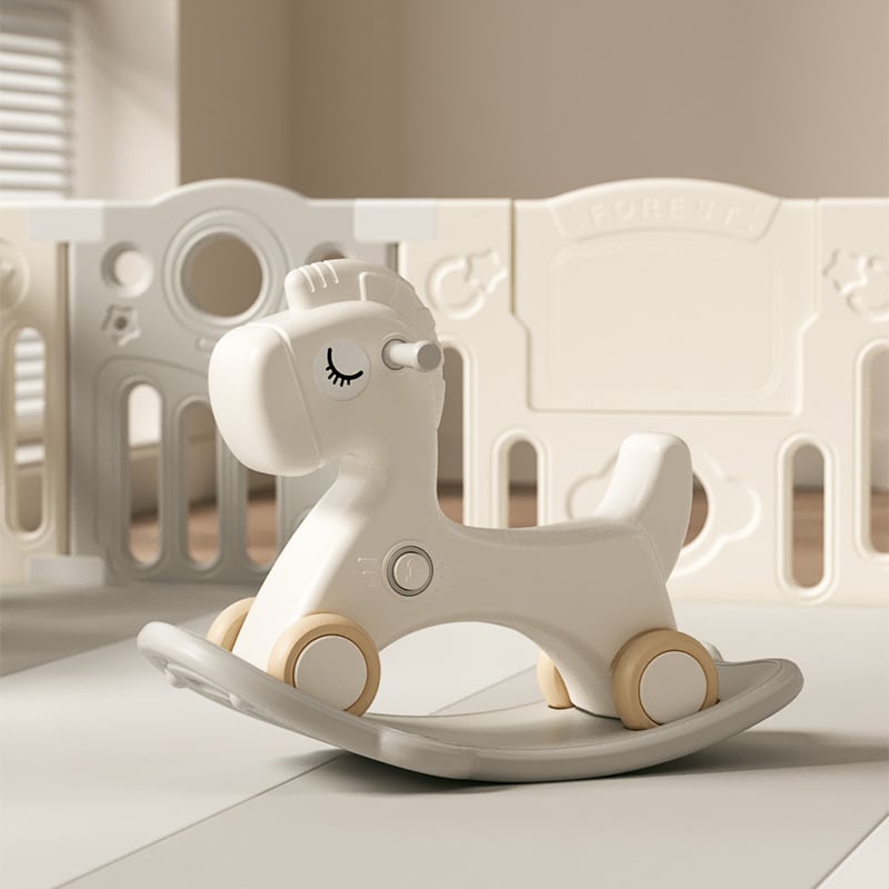 Edukativni dječji set igračaka s elementima astronauta i slona, ljuljačka, tobogan, ploča za crtanje i ormarić za skladištenje; plastični materijal; za uzrast 3–6 godina; izdano 2023.; potiče kognitivne vještine i koordinaciju ruku i oka.