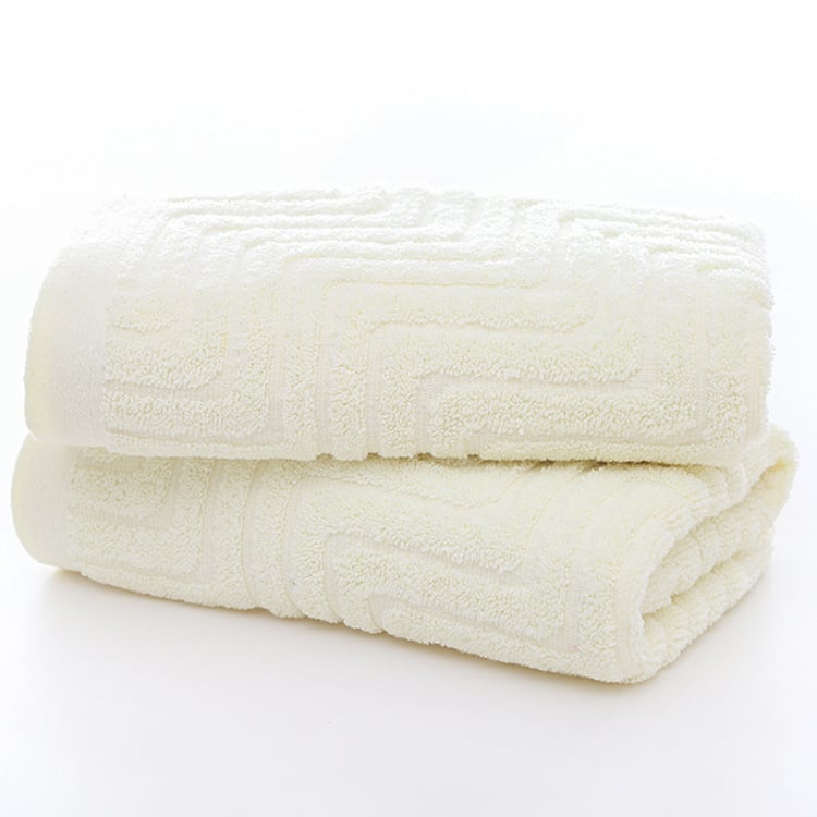 Pamukani ručnik za kupanje, debeli i mekani, Jacquard tkivo; sadržaj pamuka 80%; težina 140–170 g