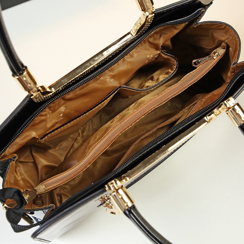 Moteriška PU rankinė, gatvės madų stilius, horizontali kvadrato forma, užtrauktukas uždarymas, vidinė kišenė su užtrauktuku