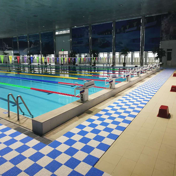 Savienojamie drenāžas pretslīdēšanas paklāji baseinam un vannas istabai; Materiāls: TPE; Raksts: akmeņi; Funkcija: pretslīdēšana un drenāža; Piemērojami baseinam, vannas istabai, virtuvei un tualetei; Pielāgošana pieejama