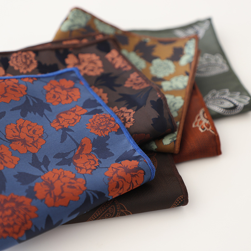 Zsebkendő jacquard mintás, csíkos, poliészterből, mindennapi stílus.