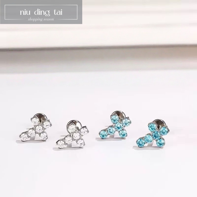 Пирсинг за устни: Кръст с циркон, титаниева сплав, вътрешна резба, диамантна обработка