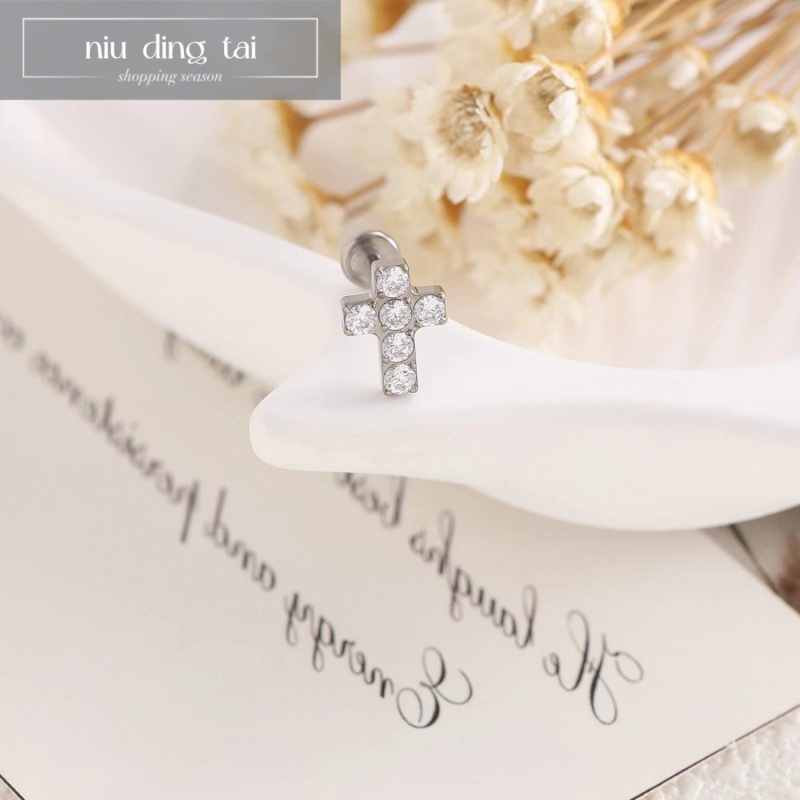 Пирсинг за устни: Кръст с циркон, титаниева сплав, вътрешна резба, диамантна обработка