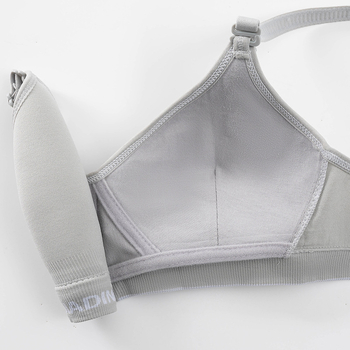 Sutien sport pentru fete: cupă 3/4, căptușeală 100% bumbac, fără arc metalic, bretele detașabile dublu, închidere cu trei rânduri de cârlige, potrivit pentru eleve de liceu
