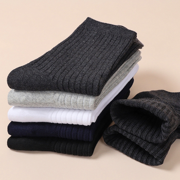 Yooka Vīriešu kokvilnas zeķes ar vidēja garuma toru augšdaļu, 70–80% kokvilna, mitrumu uzsūcošas, minimālistisks stils