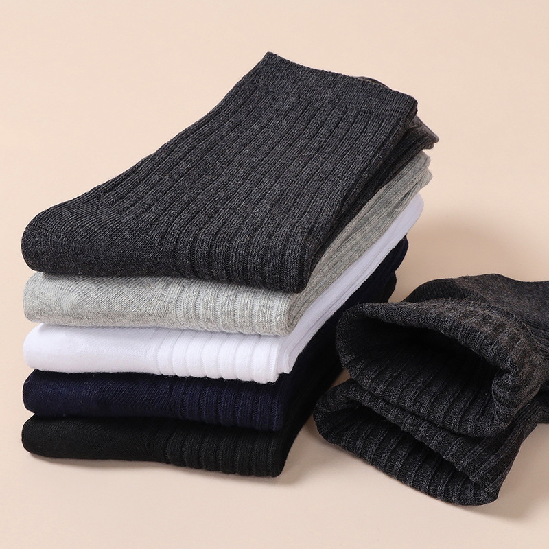 Yooka Vīriešu kokvilnas zeķes ar vidēja garuma toru augšdaļu, 70–80% kokvilna, mitrumu uzsūcošas, minimālistisks stils