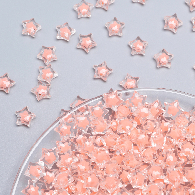 Akril gyöngyökből készült bead-in-bead karkötő, ötágú csillag motívummal, csiszolt felülettel