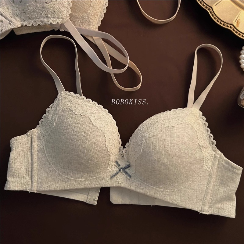 Nylon anyagú csipkés melltartó merevítő nélküli, 3/4 kosár, vékony formázott kosár, fix vállpántok, hátsó három sor kapocs, lélegző