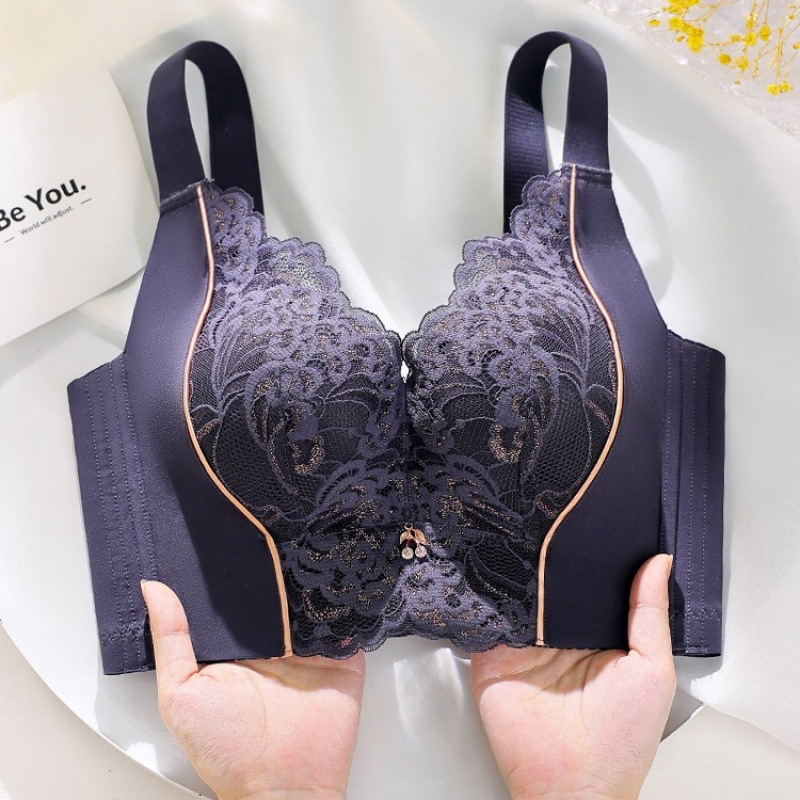 Nylon push-up melltartó 3/4 kosárral, formázott kosár: felső része vékony, alsó része vastagabb, fix vállpántok, hátul öt sor kapocs