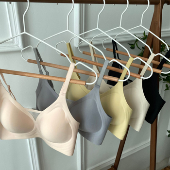 Push-Up melltartó felső támasztással, teljes kosár, Ice Silk nejlon anyagból, nejlon bélés, rögzített vállpántok, hátul négy sor kapocs